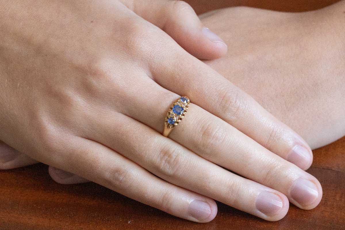 Bague ancienne de style édouardien en or 18 carats, ornée de saphirs et de diamants-photo-2