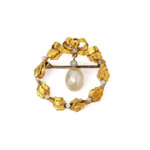 Old Brooch-pendant With Pearl And Diamonds Dating From Around 1900.