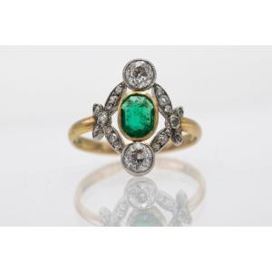 Antique Belle Epoque Gold Ring With Emerald And Diamonds, France, Circa 1900.
