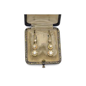 Boucles d'oreilles pendantes en or avec diamants, environ 1,00 ct, France, milieu du XXe siècle