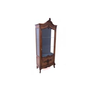 Vitrine unique, France, vers 1890.