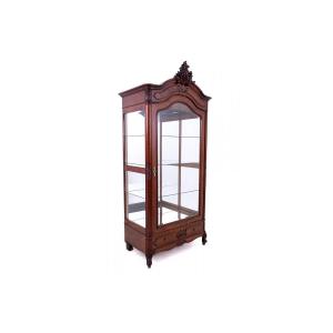 Élégante vitrine, France, début du XXe siècle.