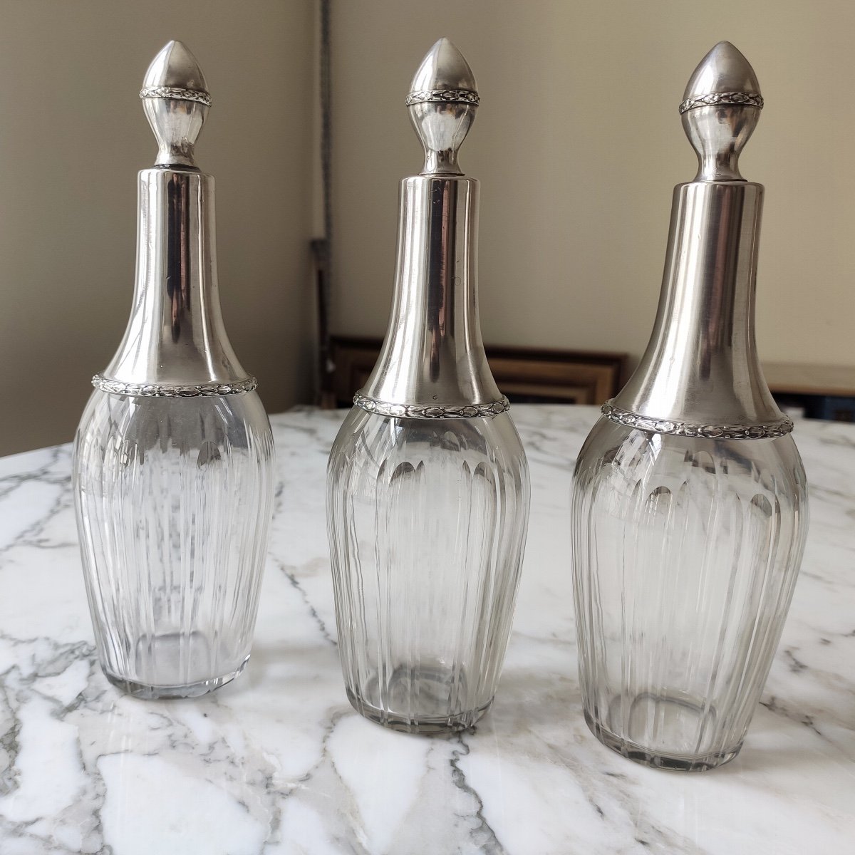 Adrien Mathiss: Beautiful Suite Of Three Alcohol Decanters In Glass And Solid Silver, St. Louis XV-photo-3