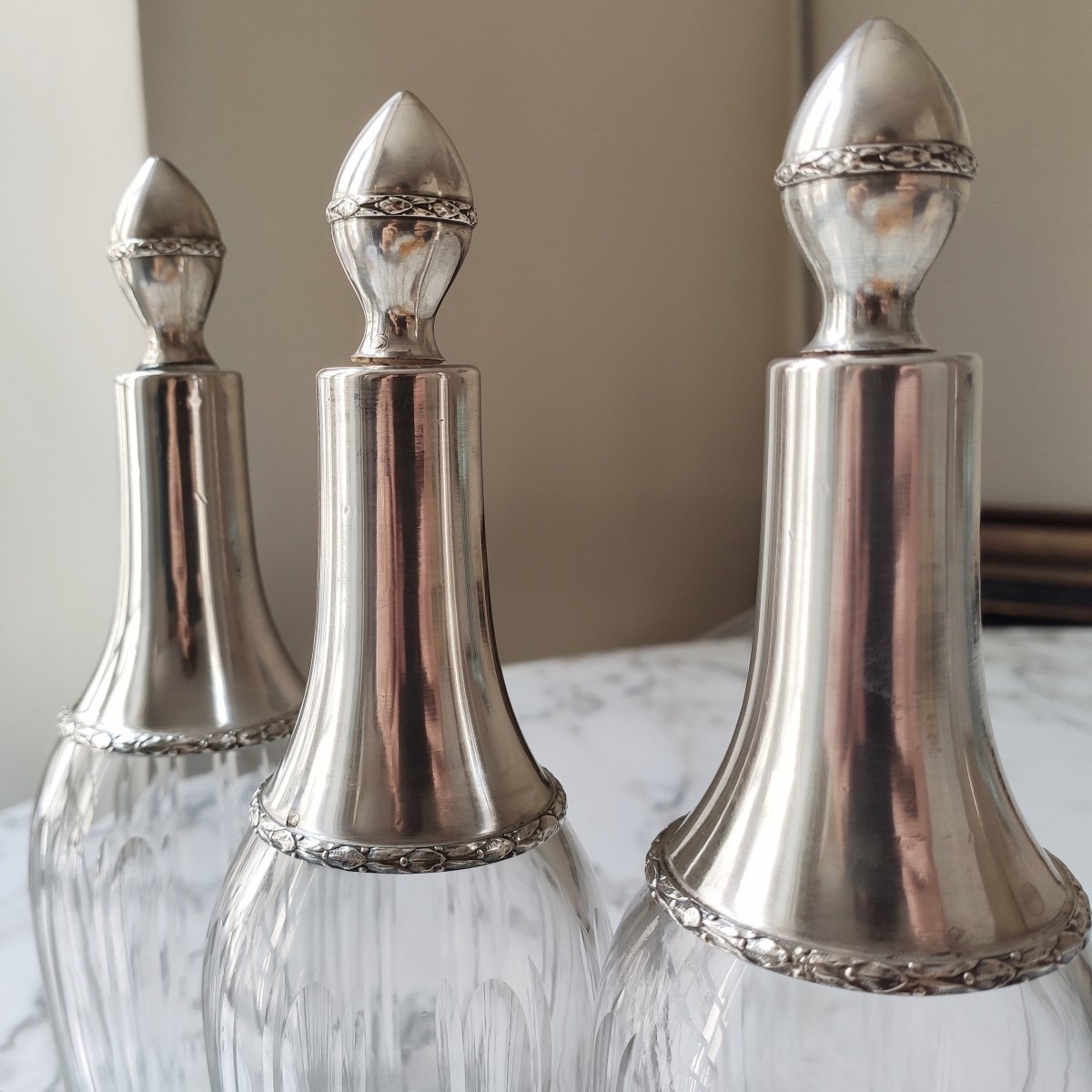 Adrien Mathiss: Beautiful Suite Of Three Alcohol Decanters In Glass And Solid Silver, St. Louis XV-photo-5