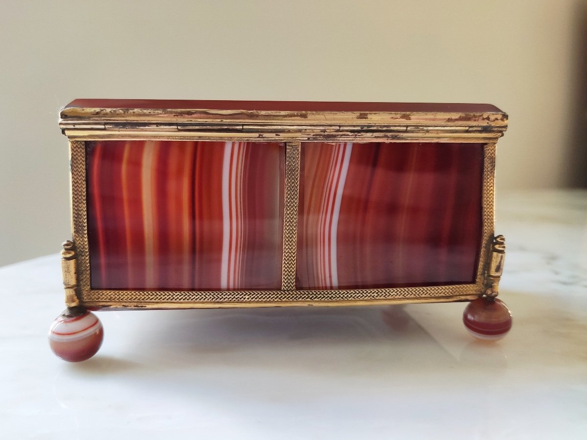 Very Large 19th Century Box Or Casket In Agate And Pomponne; Hard Stone And Golden Brass. 19th-photo-4