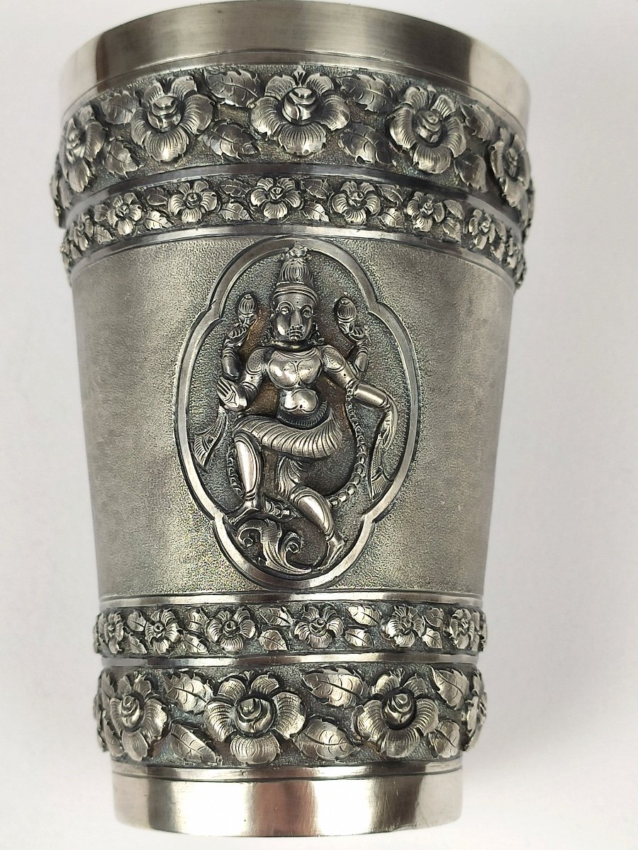 India: Very Heavy Timpani In Sterling Silver Decorated With Goddess And Flowers. 19th - 20th-photo-5