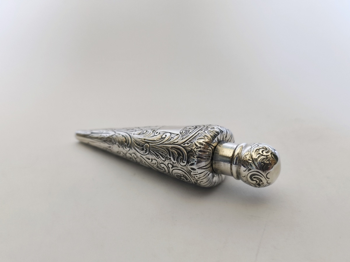 Large English Truncated Perfume Bottle, Victorian Era, 19th Century. Plant Decoration, Art Nouveau-photo-4