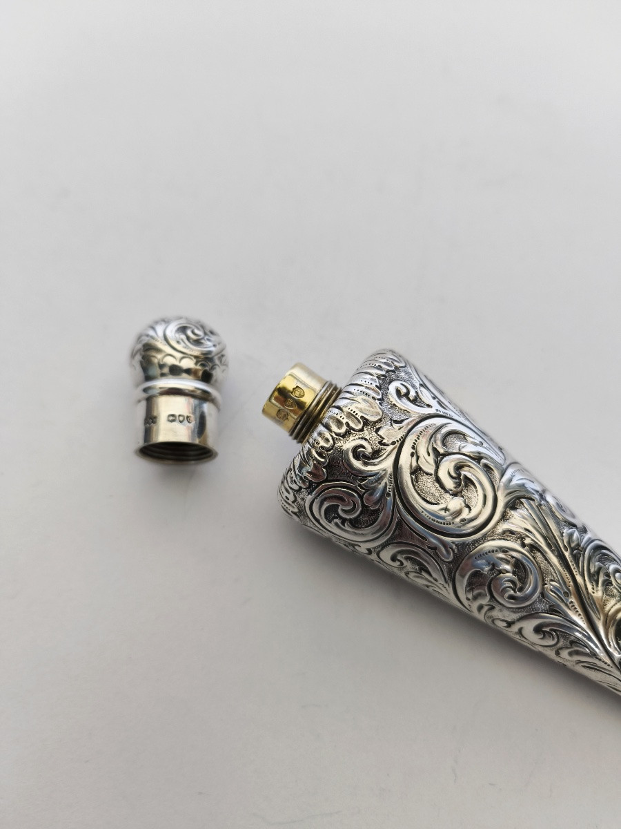 Large English Truncated Perfume Bottle, Victorian Era, 19th Century. Plant Decoration, Art Nouveau-photo-2