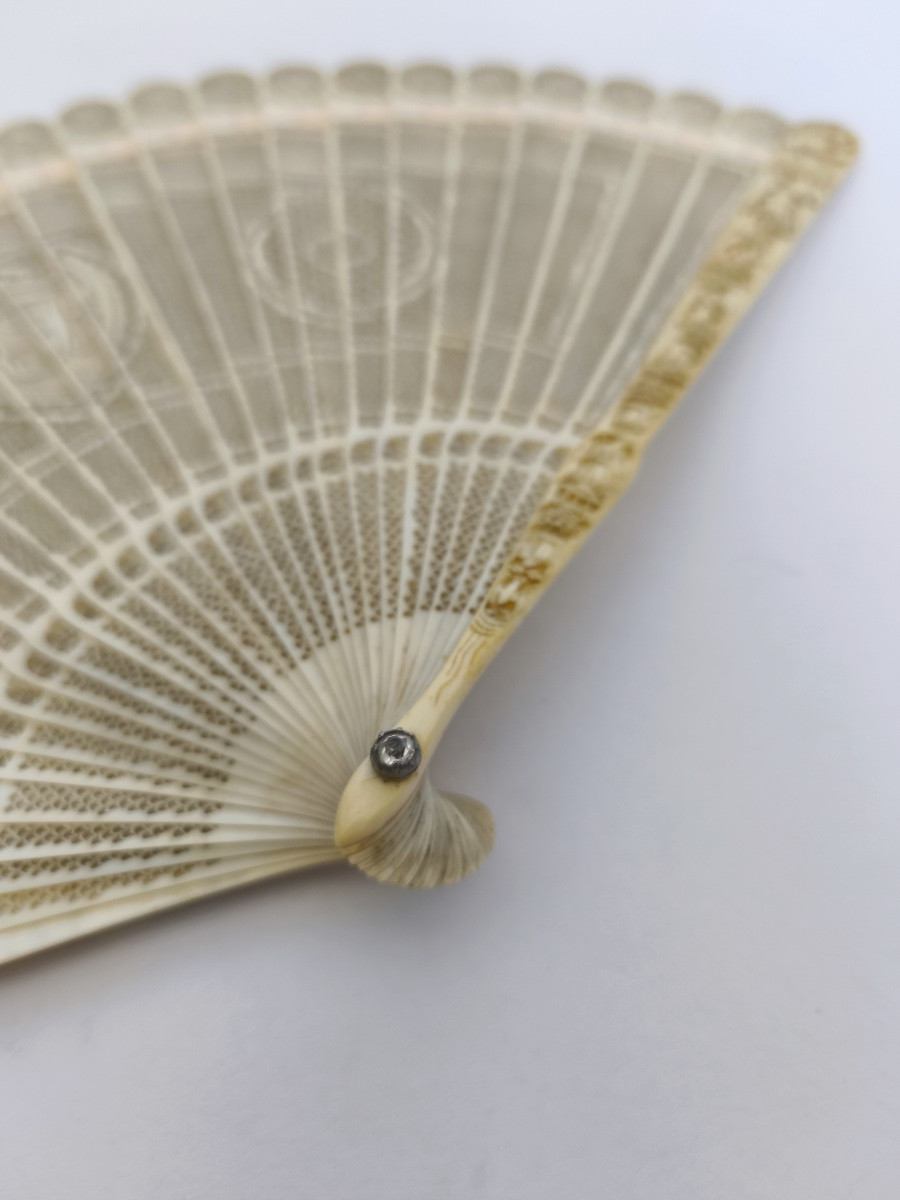 Superb Openwork And Carved Cantonese Fan. Early 19th Century, China. Asia. Chinese Fan. -photo-2