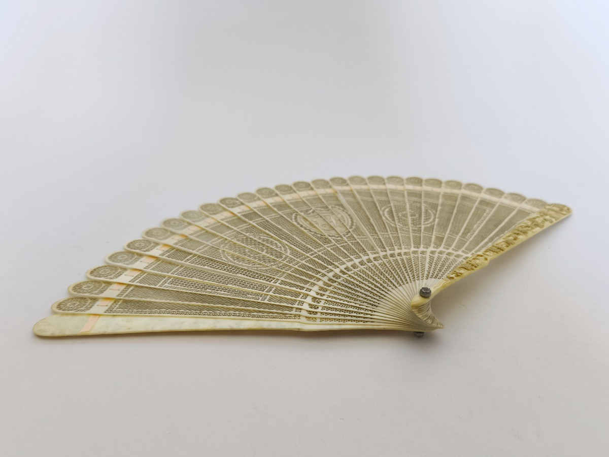 Superb Openwork And Carved Cantonese Fan. Early 19th Century, China. Asia. Chinese Fan. -photo-4