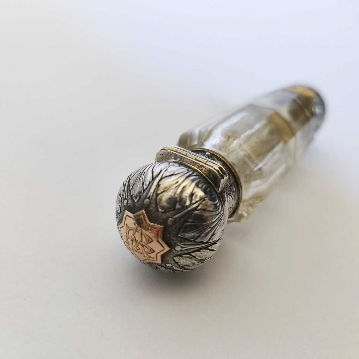 Double Salt And Perfume Bottle In Gold, Sterling Silver, Glass And Sterling Silver Vermeil. France 19th Century-photo-7