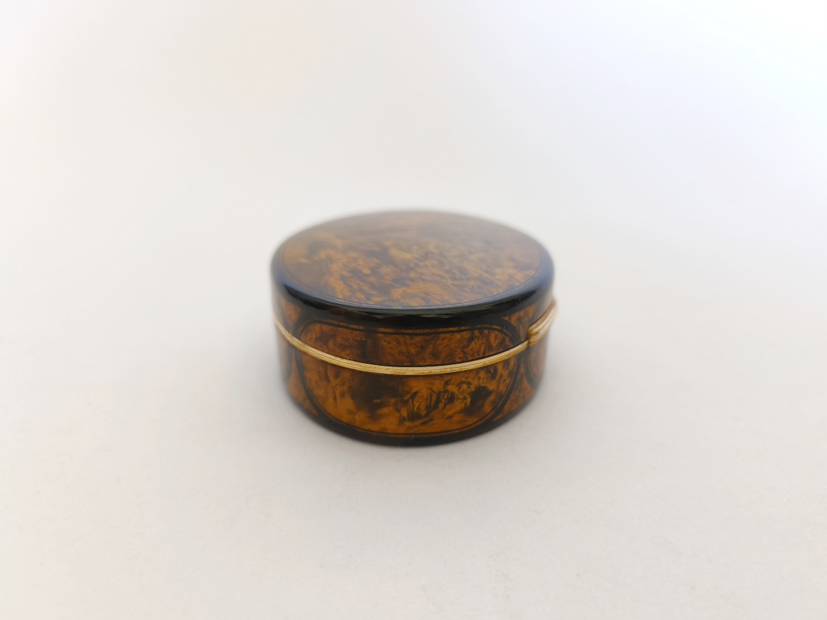 Snuff Box In Burl Wood And Solid Gold. 19th Century, Restoration - July Monarchy-photo-1
