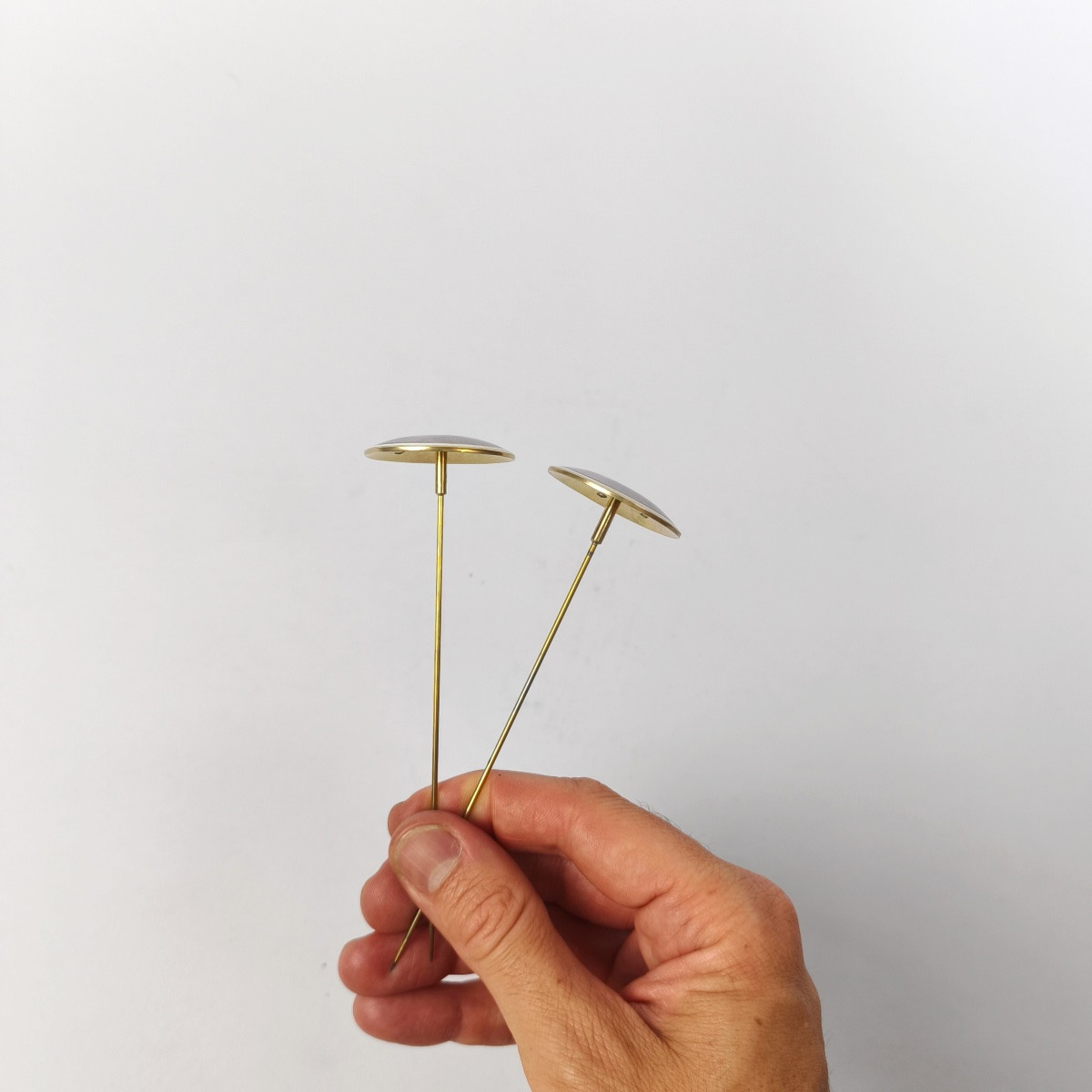 Gaston Bardi&egrave;s : Paire &eacute;pingles &agrave; chapeau en argent massif / vermeil guilloch&eacute; &amp; &eacute;maill&eacute;. C1900-photo-7