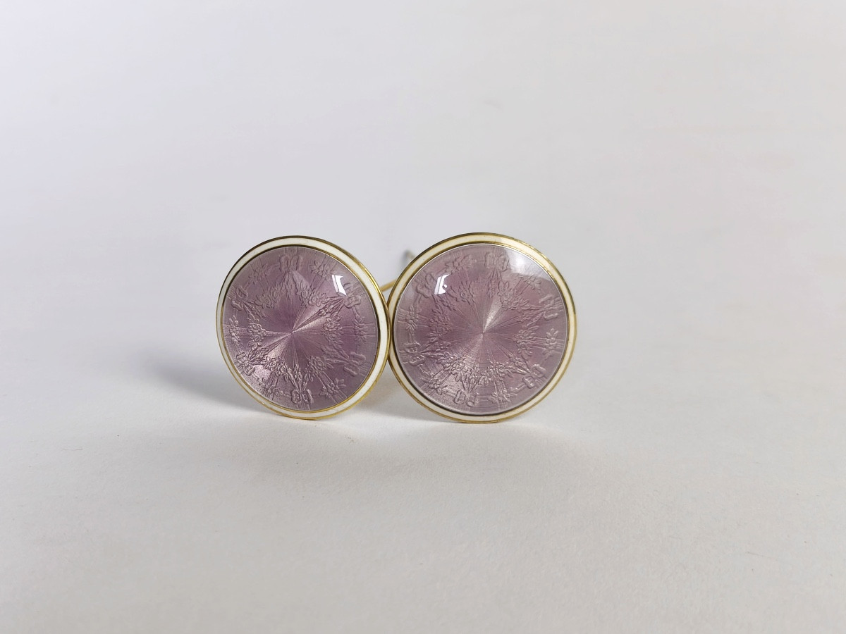 Gaston Bardi&egrave;s : Paire &eacute;pingles &agrave; chapeau en argent massif / vermeil guilloch&eacute; &amp; &eacute;maill&eacute;. C1900