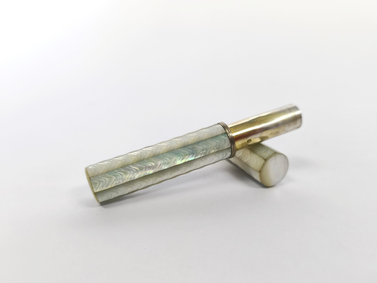 Etui &agrave; messages ou billet doux en nacre et argent massif du XVIIIe si&egrave;cle. R&egrave;gne de Louis XV-photo-7