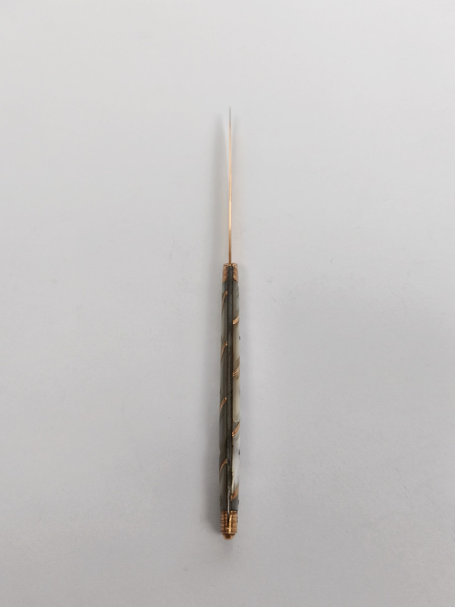 Mignon : Couteau pliant à la berge en or, nacre et acier du XVIIIe siècle. Orléans, Louis XVI-photo-3