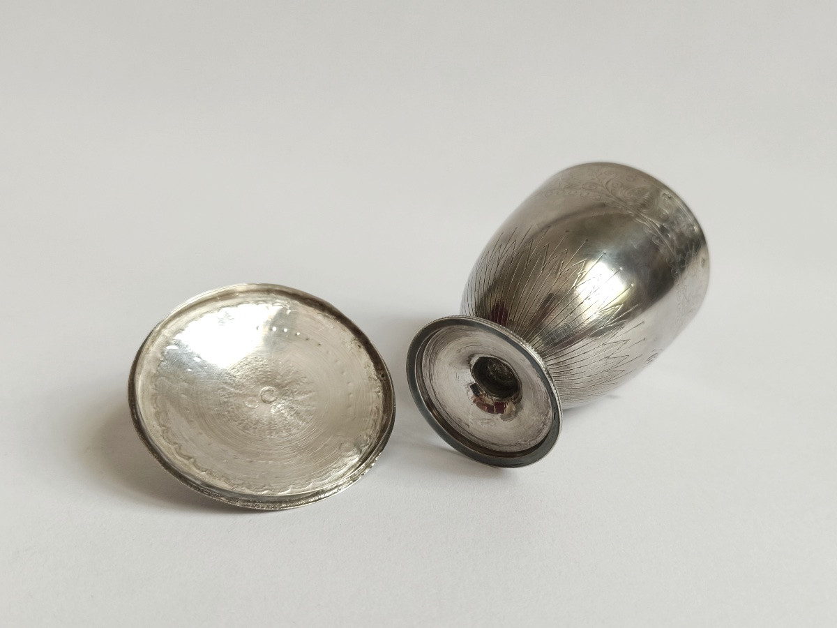 Cf Benoit: Covered Tulip Cup In Solid Silver, Early 19th Century. Engraved Decoration, Consulate Empire. -photo-4
