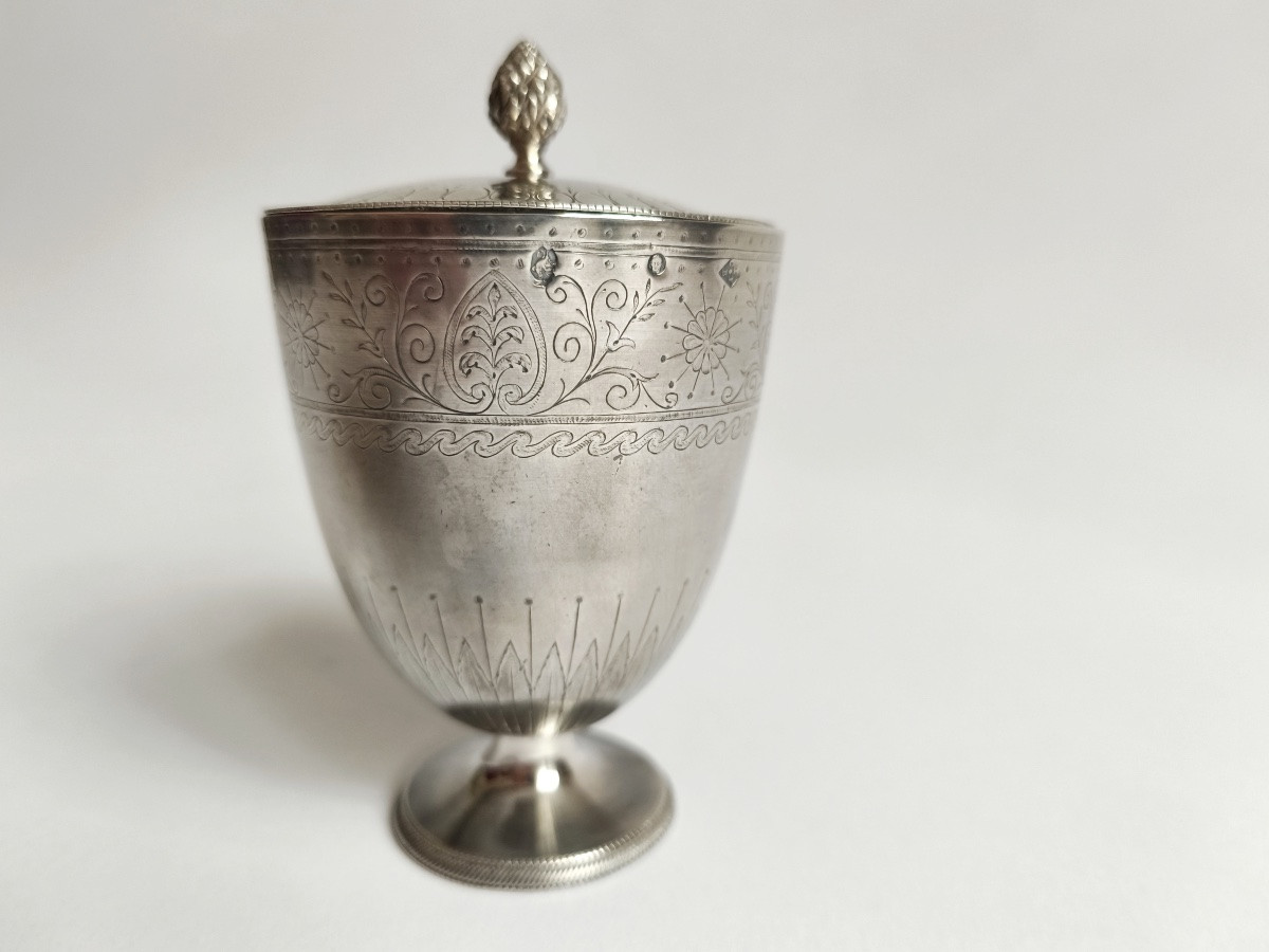 Cf Benoit: Covered Tulip Cup In Solid Silver, Early 19th Century. Engraved Decoration, Consulate Empire. -photo-8