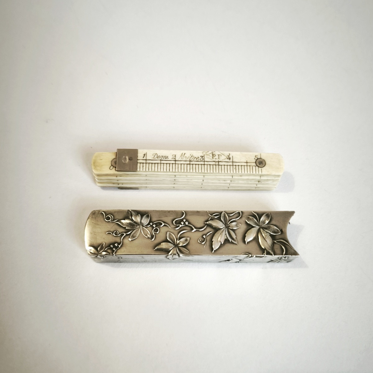 E. Lefebvre : demi mètre de couturière & son étui en argent massif d’époque Art Nouveau. c1900-photo-4