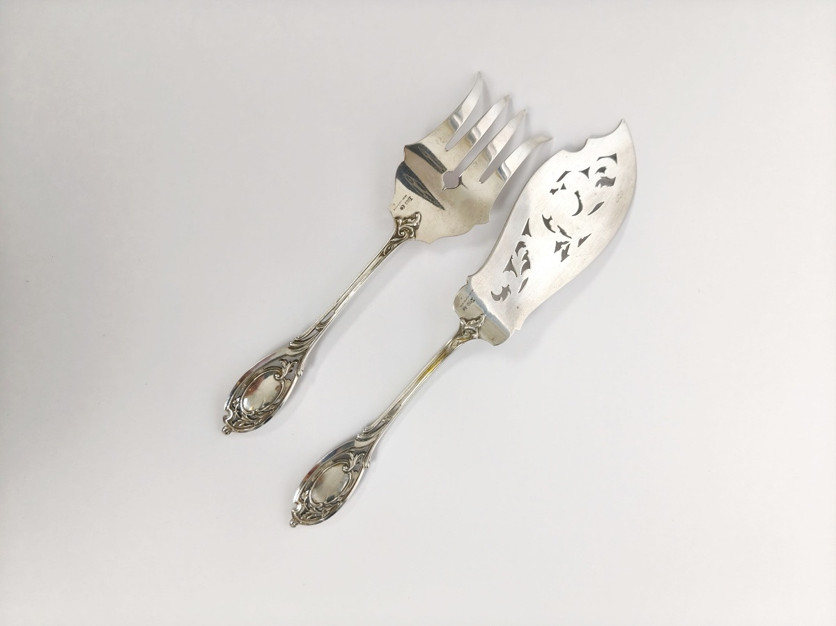 Koch & Bergfeld : couvert de service à poisson en argent massif ajouré de style Louis XV. -photo-3