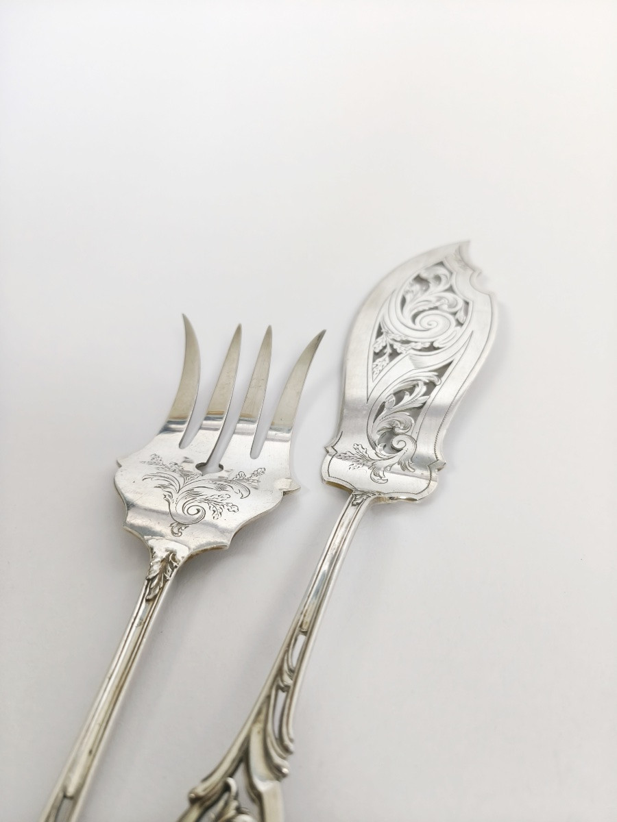 Koch & Bergfeld : couvert de service à poisson en argent massif ajouré de style Louis XV. -photo-5
