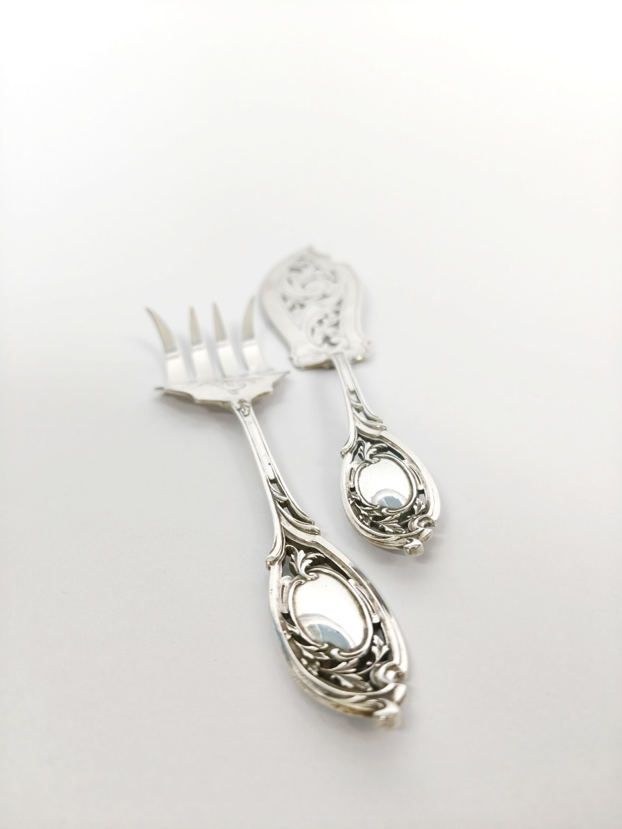 Koch & Bergfeld : couvert de service à poisson en argent massif ajouré de style Louis XV.