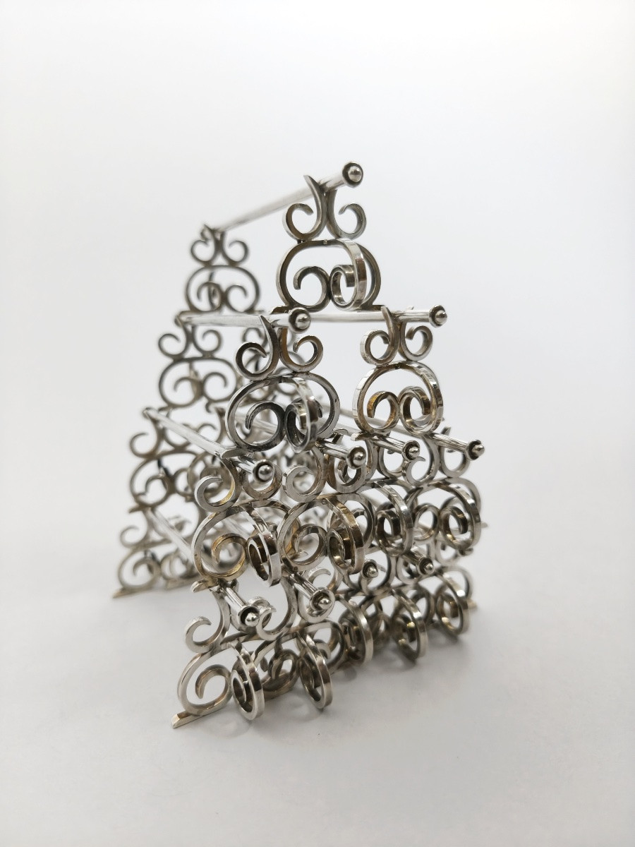 Neo Renaissance : douze porte-couteaux en argent massif à décor d’enroulement. -photo-2