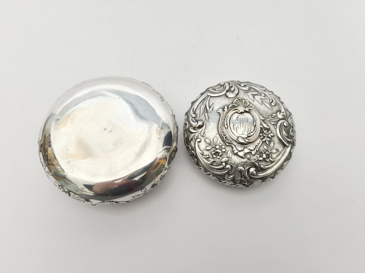 Hénin & Cie : grande boite bonbonnière de style rocaille / Louis XV en argent massif. XIXe s. -photo-3