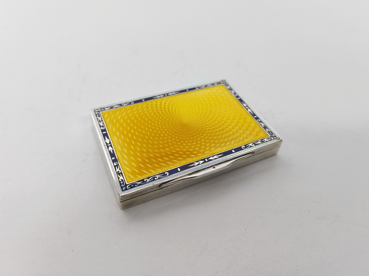  Franz Schneider : boite étui en argent massif guilloché et émaillé. Autriche, début XXe siècle