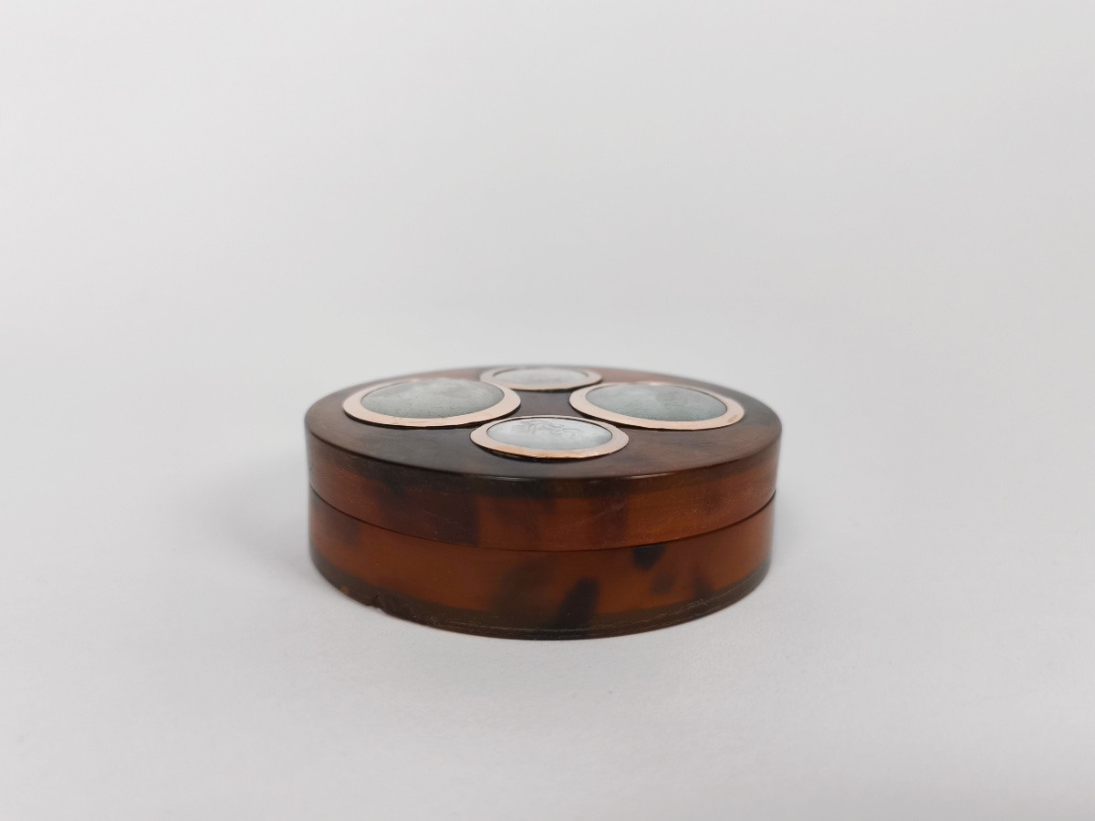 Large Romantic Tortoiseshell Candy Box/snuffbox With 4 Gold-rimmed Miniatures, 18th Century-photo-4