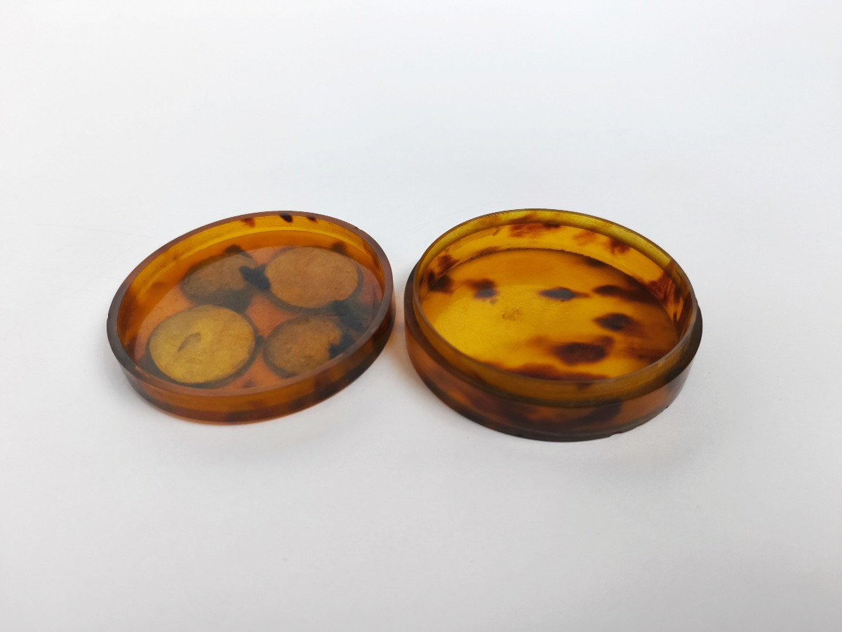 Large Romantic Tortoiseshell Candy Box/snuffbox With 4 Gold-rimmed Miniatures, 18th Century-photo-7