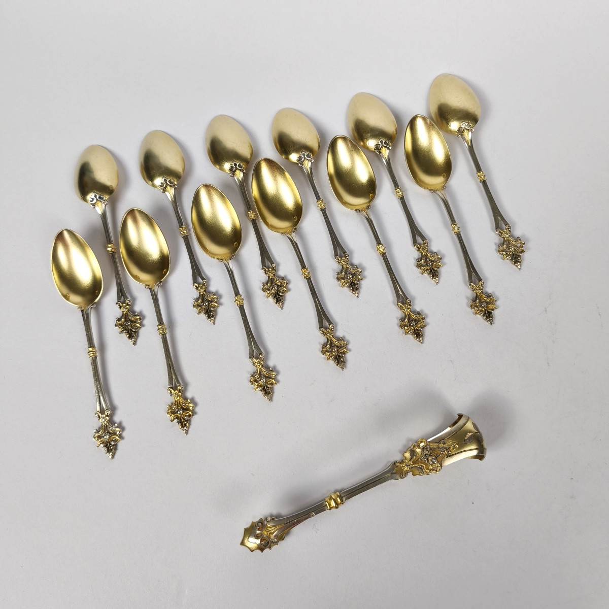 Soufflot : service à thé / café ; cuillères & pince argent massif et vermeil ajouré néogothique-photo-1