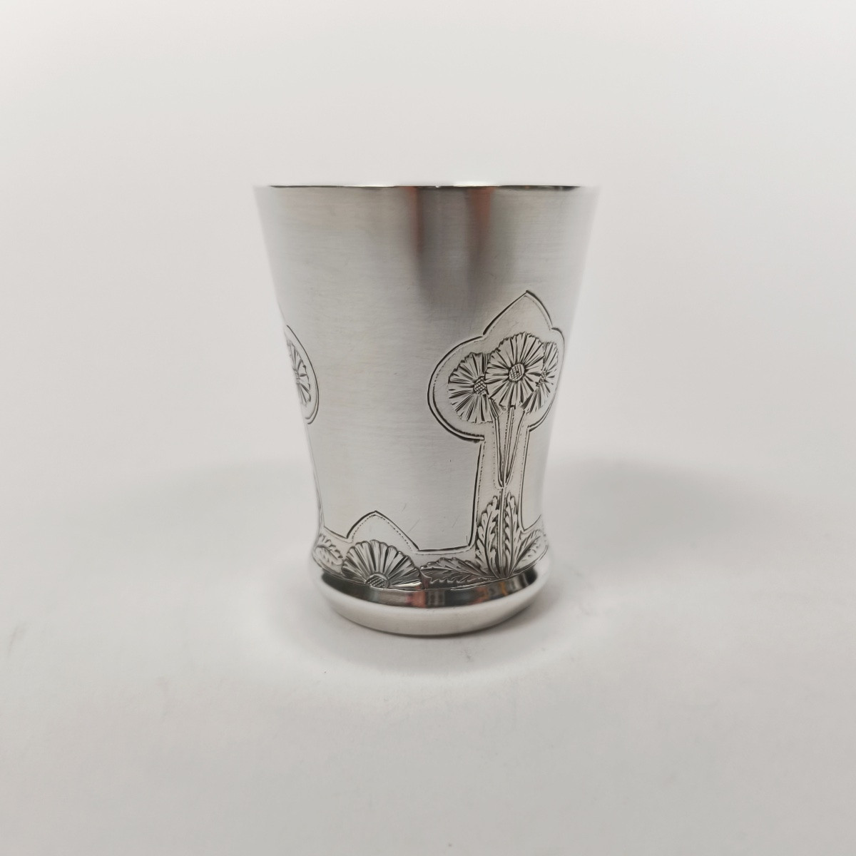 Large Art Nouveau Silver Goblet With A Floral Daisy Design. C1900-photo-4