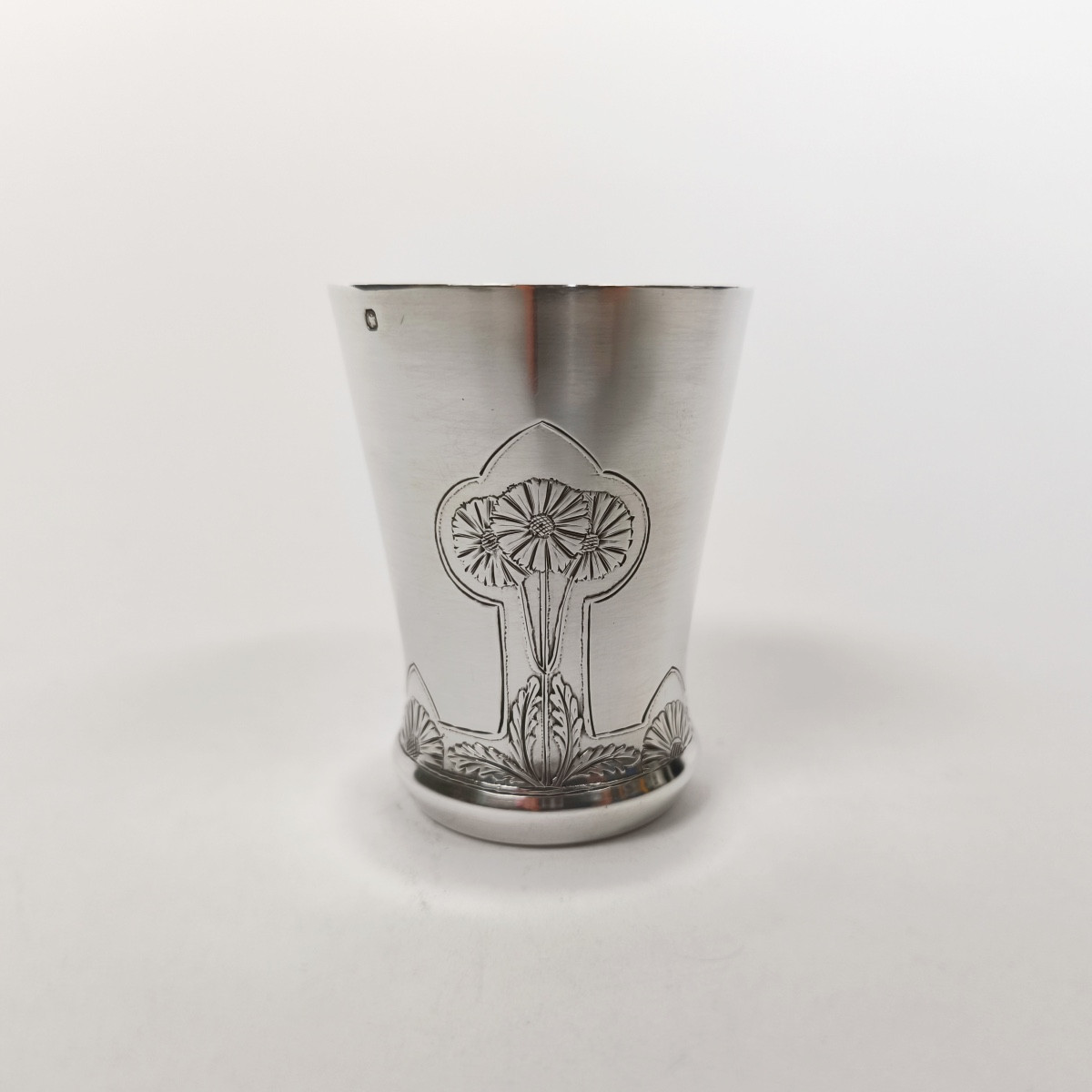Large Art Nouveau Silver Goblet With A Floral Daisy Design. C1900