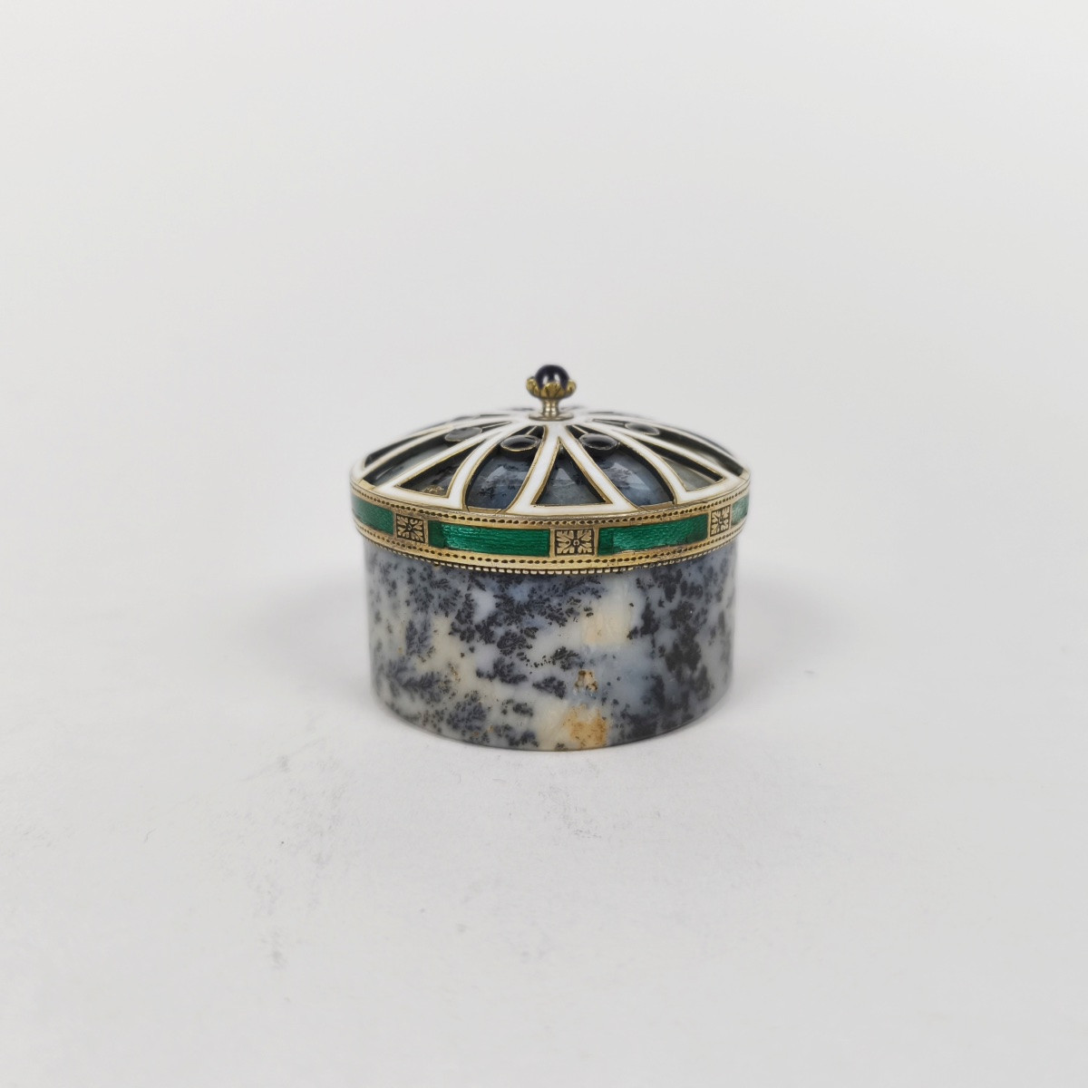  Boite en agate dendritique et monture en argent massif &eacute;maill&eacute;. Travail Fran&ccedil;ais. Pierre dure-photo-4