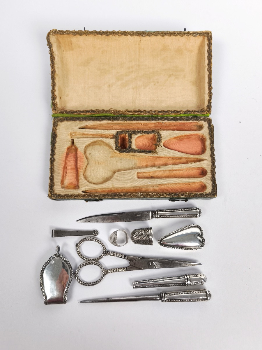 Nuremberg : nécessaire de couture du XVIIIe siècle en argent massif. Allemagne. Couteau Boite-photo-2