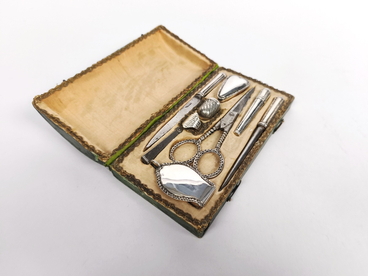 Nuremberg : nécessaire de couture du XVIIIe siècle en argent massif. Allemagne. Couteau Boite-photo-3