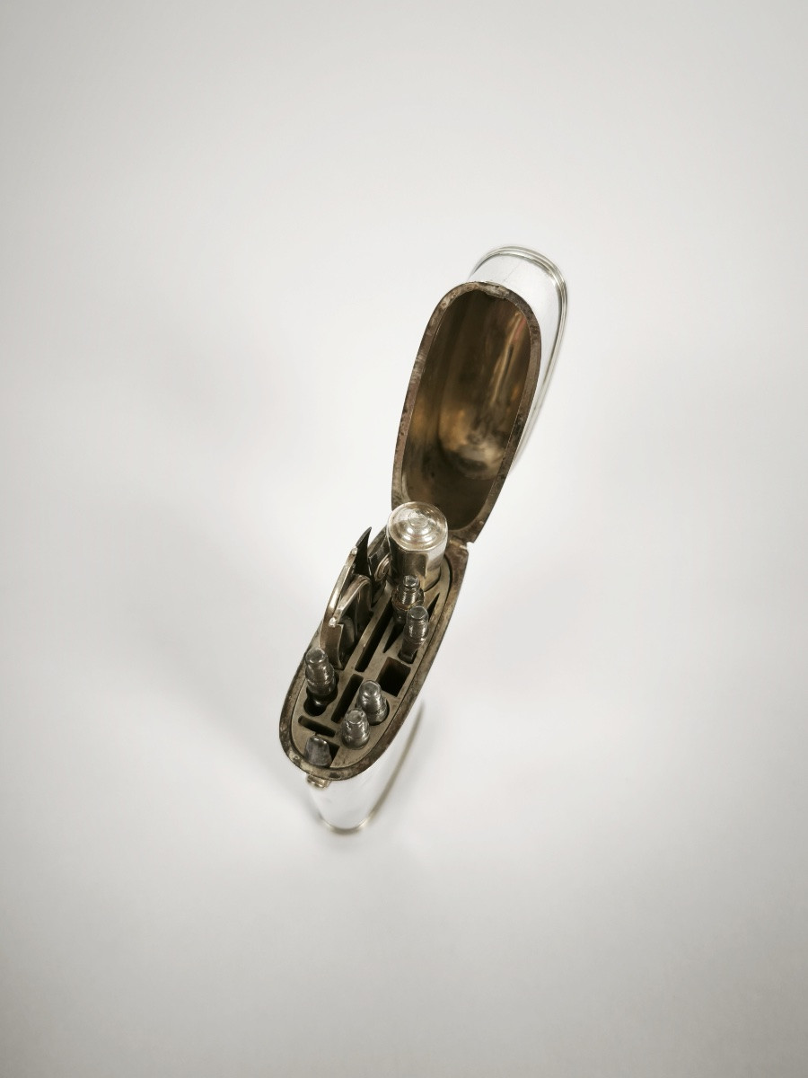 Nécessaire de voyage en argent massif, fin du XVIIIe - début du XIXe siècle. -photo-3