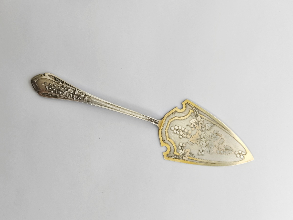 Granvigne : grande pelle a tarte en argent massif & vermeil à décor de vigne Art Nouveau. C1900-photo-3