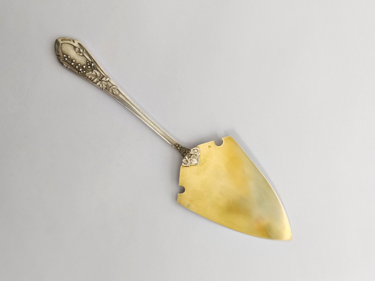 Granvigne : grande pelle a tarte en argent massif & vermeil à décor de vigne Art Nouveau. C1900-photo-4