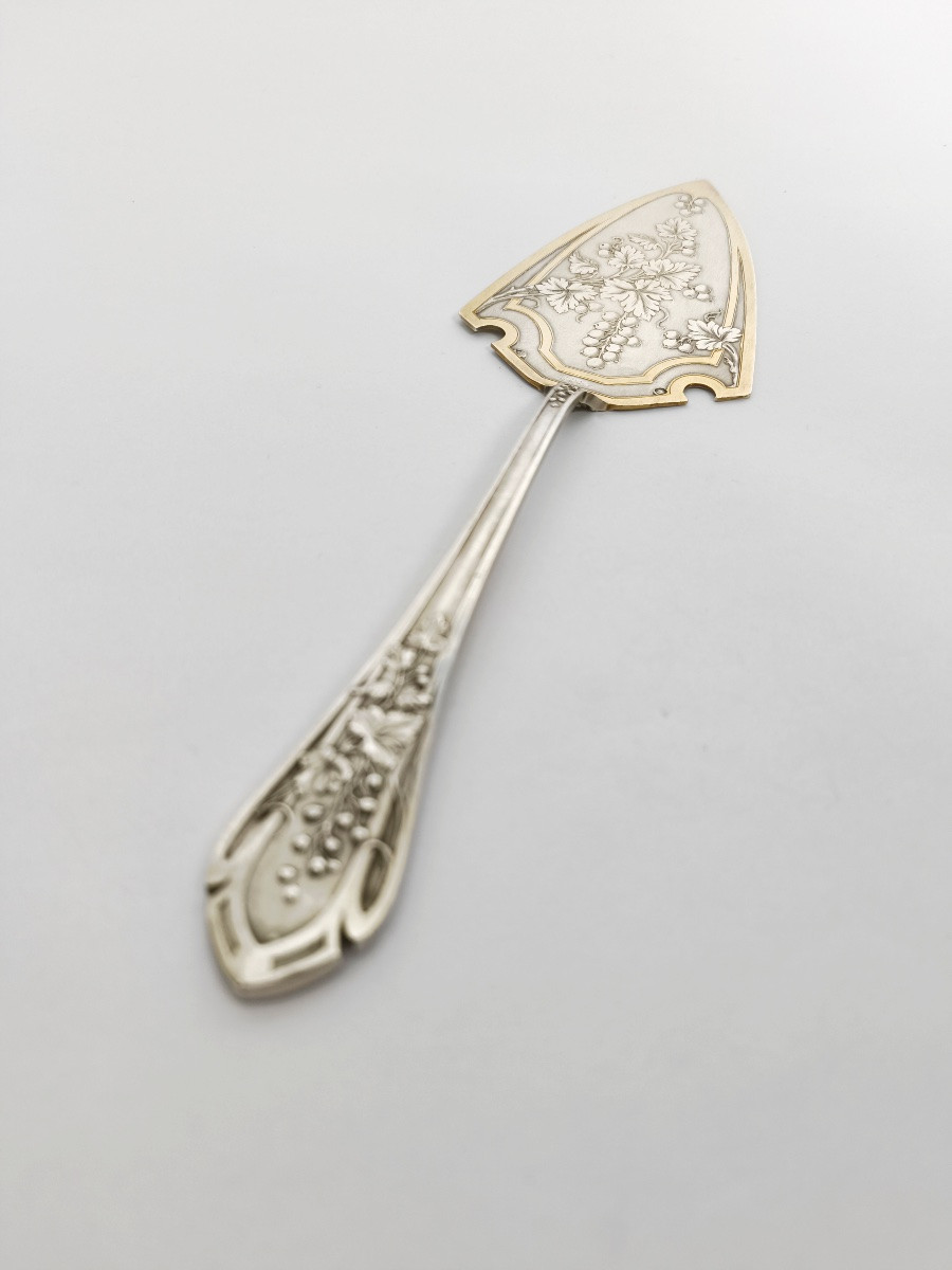 Granvigne : grande pelle a tarte en argent massif & vermeil à décor de vigne Art Nouveau. C1900-photo-2