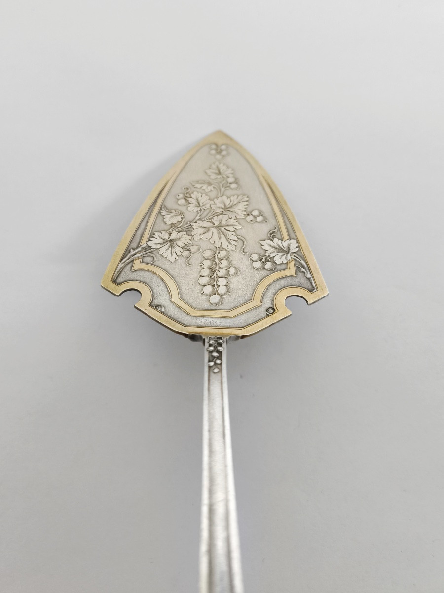Granvigne : grande pelle a tarte en argent massif & vermeil à décor de vigne Art Nouveau. C1900-photo-4