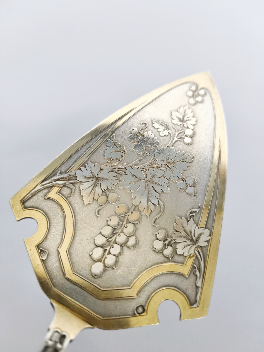 Granvigne : grande pelle a tarte en argent massif & vermeil à décor de vigne Art Nouveau. C1900-photo-5