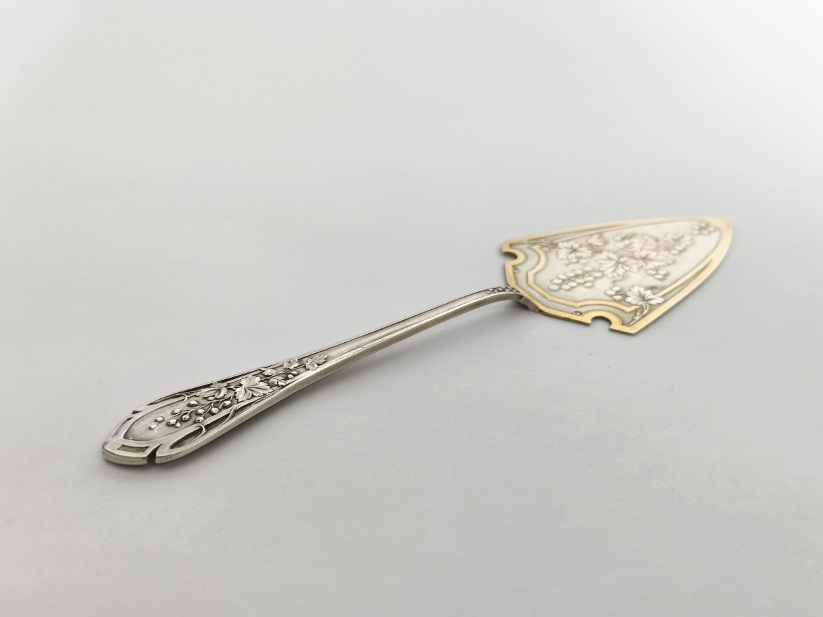 Granvigne : grande pelle a tarte en argent massif & vermeil à décor de vigne Art Nouveau. C1900-photo-6