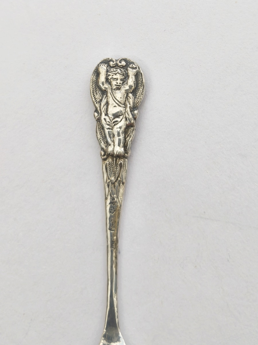 Couvert miniature de poupée en argent massif a décor de putti. Allemagne, XIXe siècle. -photo-4