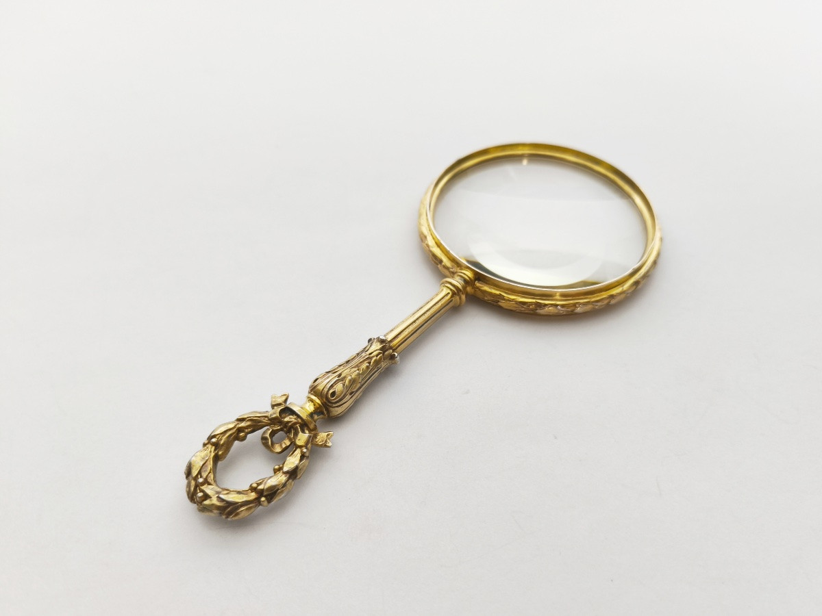 Boin Taburet : loupe en argent massif vermeil de style Louis XVI. Fin du XIXe siècle. -photo-2