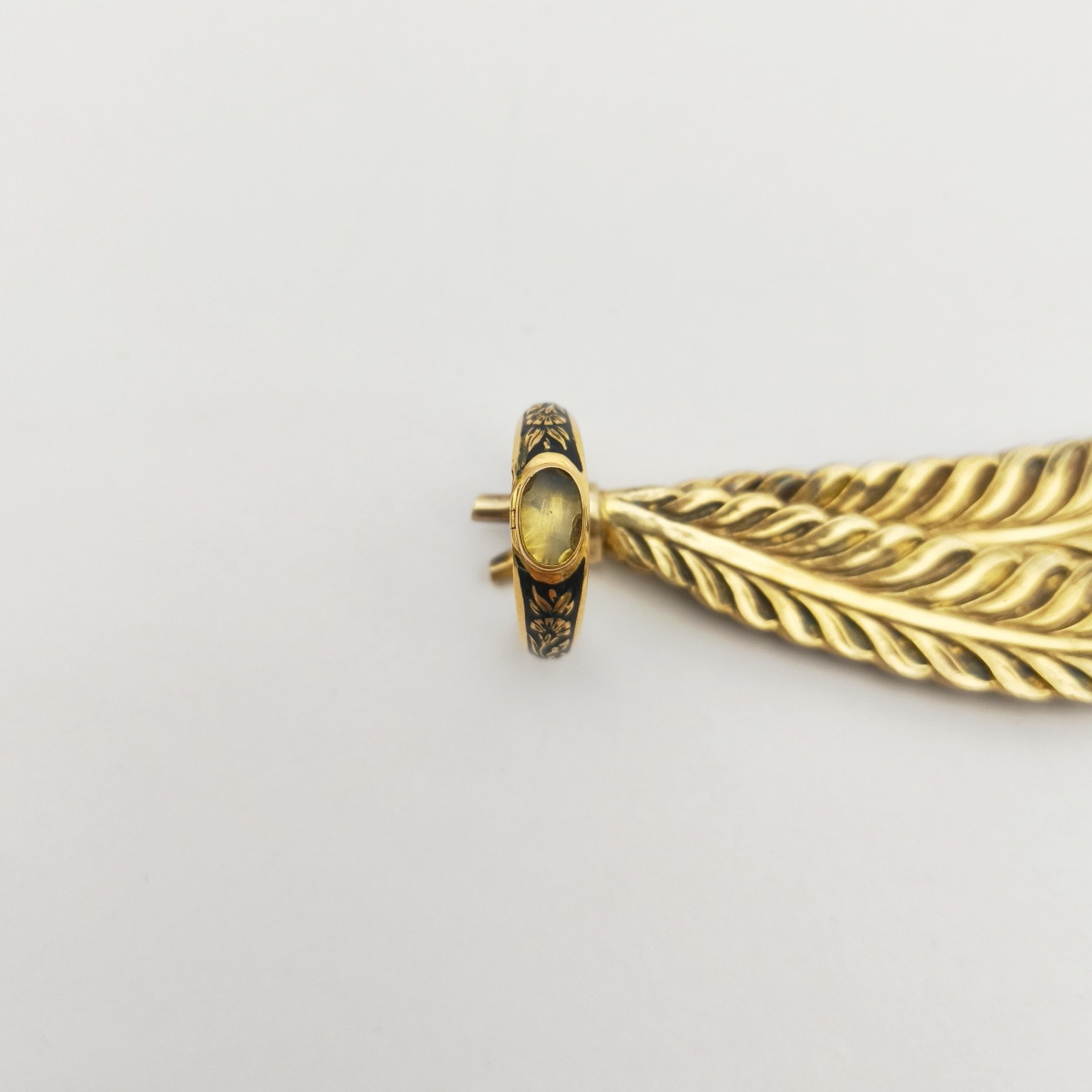 Bague à poison / système / secret de deuil en or massif émaillé. Début XIXe siècle Restauration-photo-2