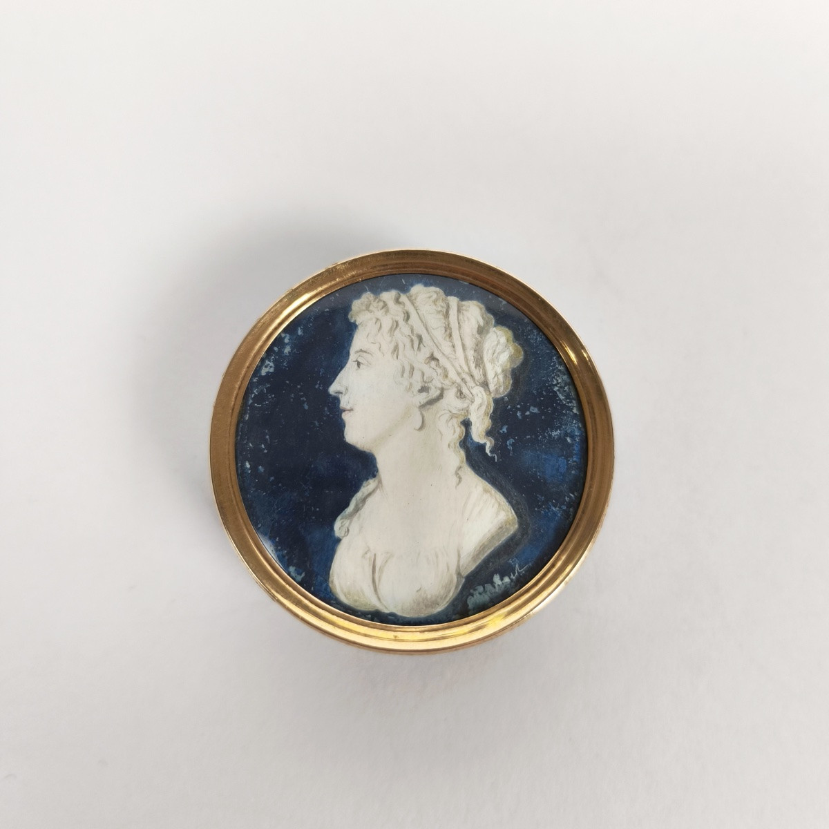De Gault (dlg): Small Box Adorned With A Miniature Portrait In Bluework, Encircled In Gold. 18th Century-photo-2