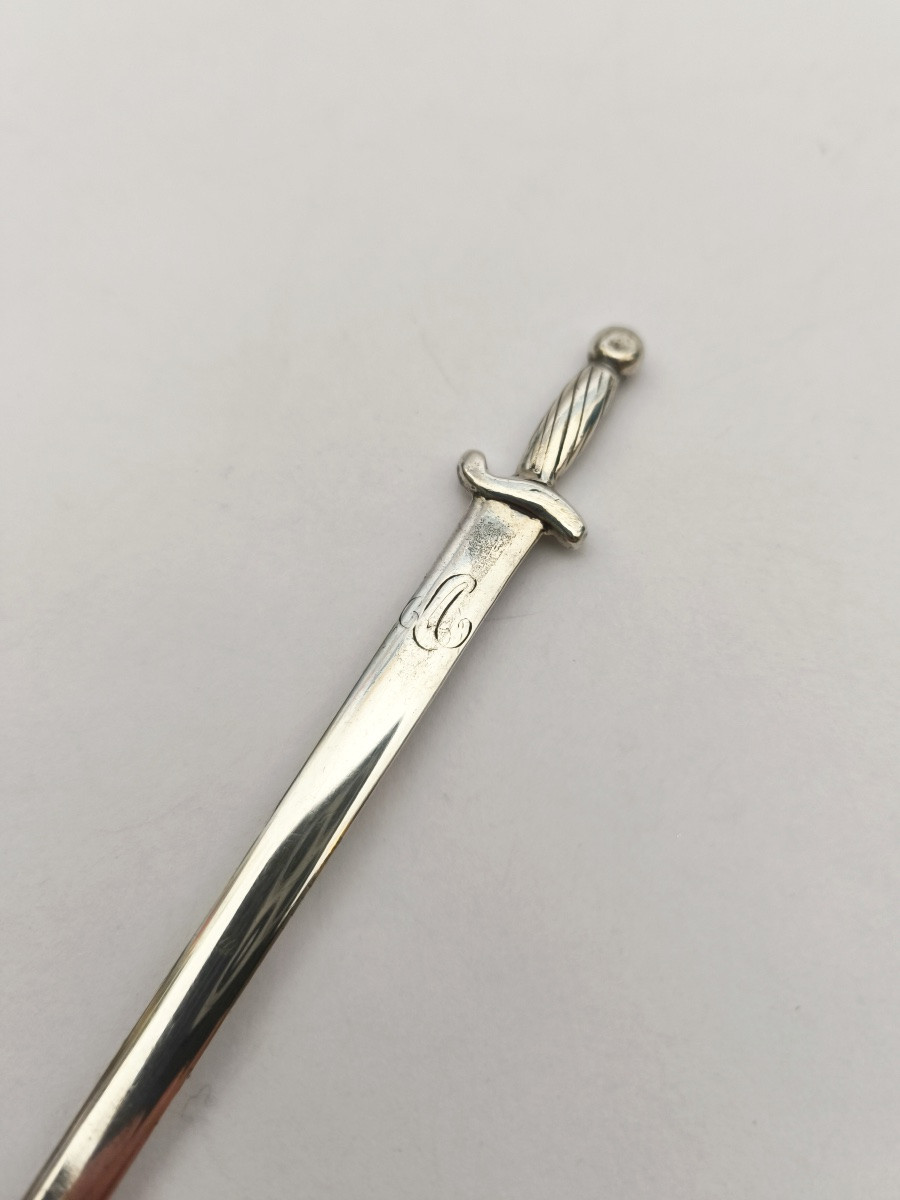 GF Rolland : hatelet / pique à brochette en argent massif du XVIIIe siècle en forme d’épée.  -photo-4