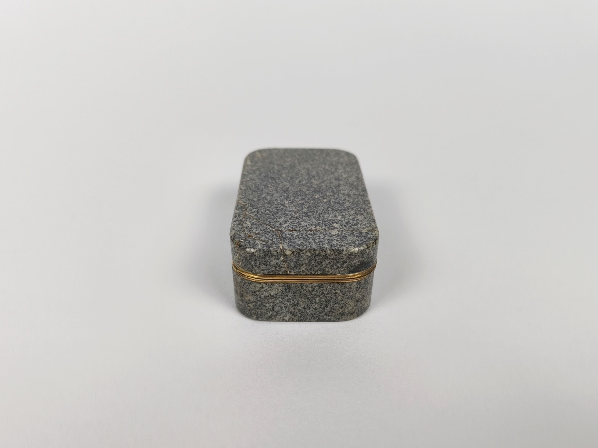 Snuffbox In Hardstone And Pompon, 19th Century. Grand Tour? -photo-1